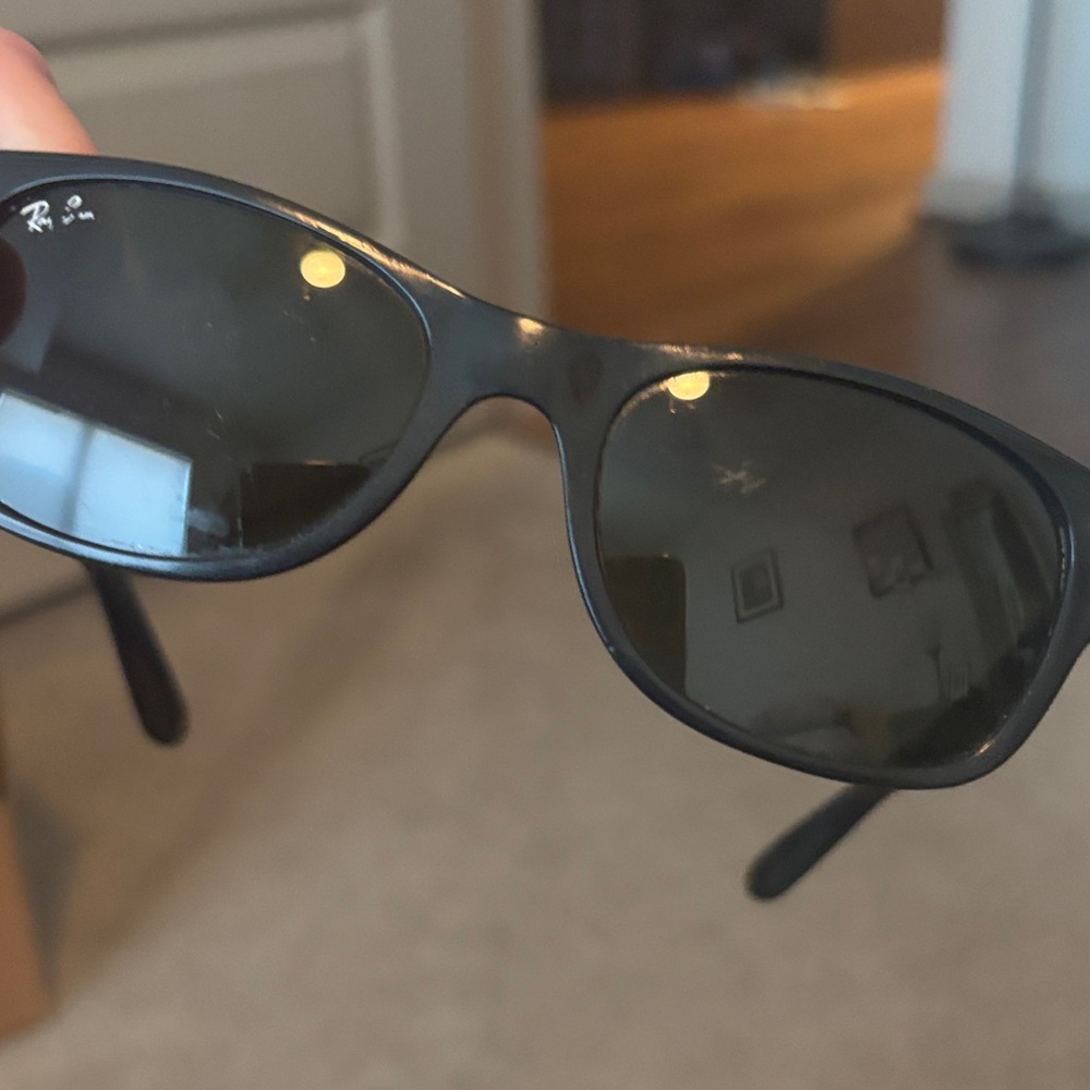 Ray-Ban Classic Black Shades-Well Loved Need Refurbishment - Picture 4 of 5